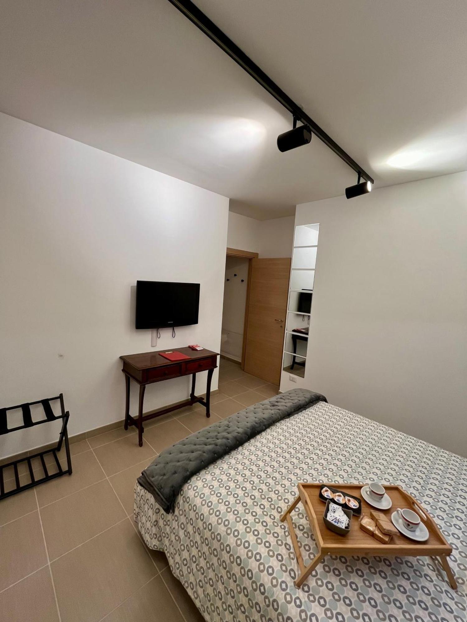 Ferienwohnung Santa Chiara LʼAquila Exterior foto